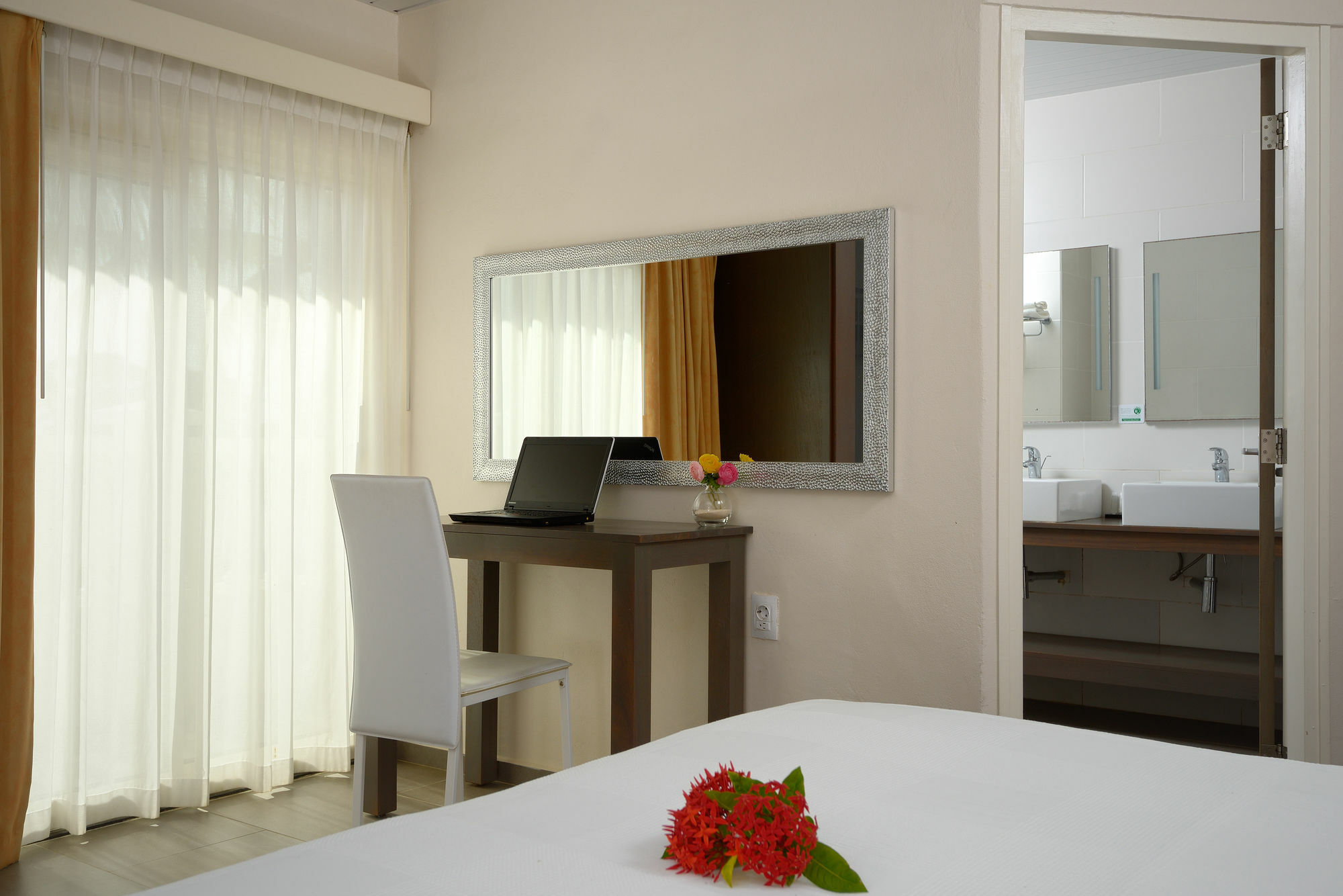 Belmar Oceanfront Apartments Bonaire Zewnętrze zdjęcie